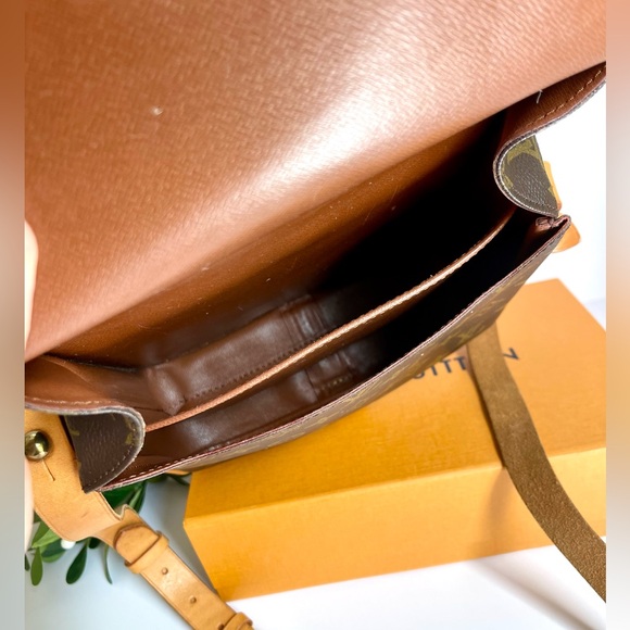 Louis Vuitton Cartouchiere MM - Picture 13 of 15